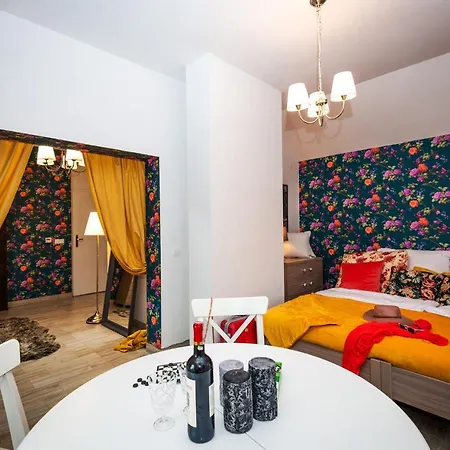 فندق مبيت وإفطار W Starej Karczmie - By Upstairs